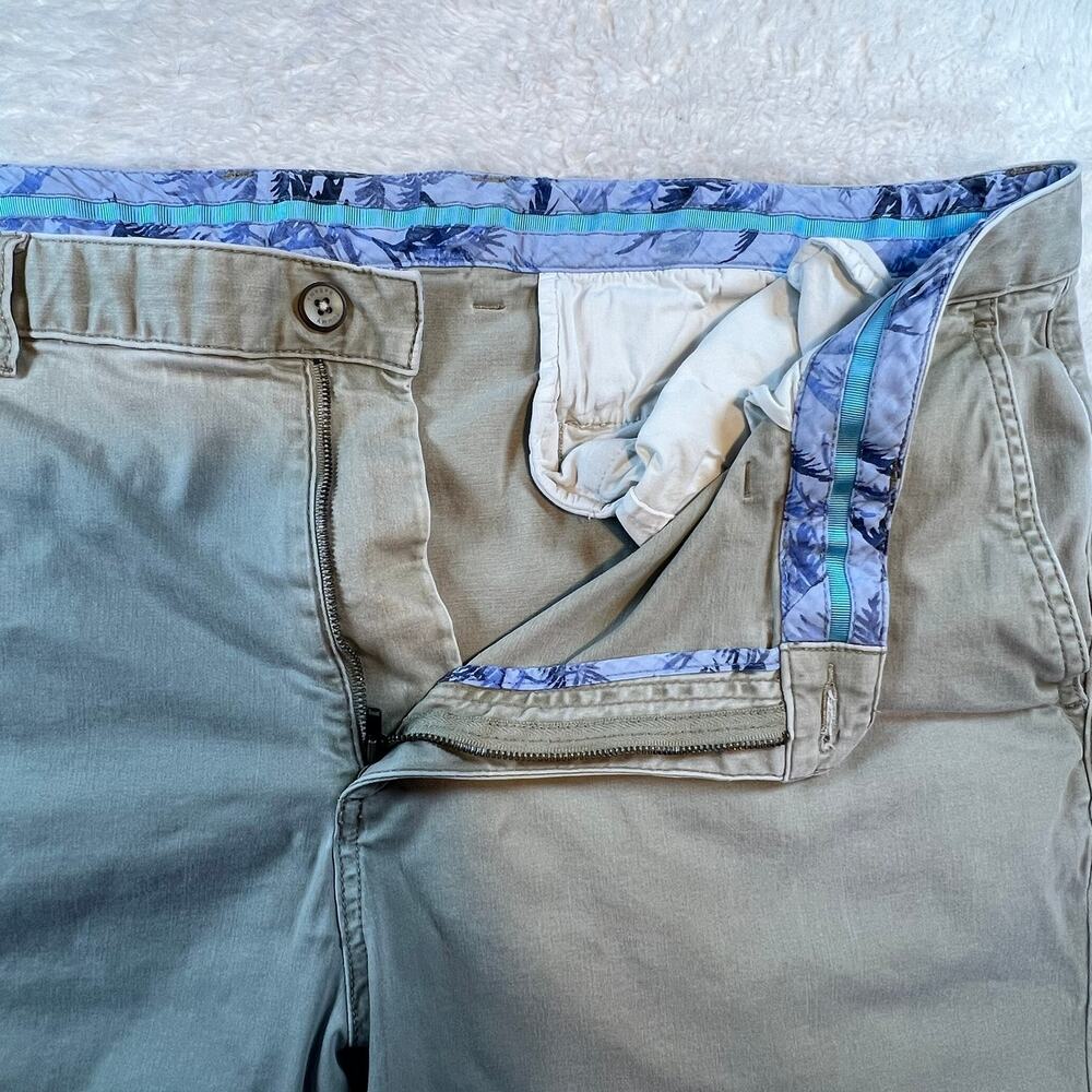 Tommy Bahama Shorts Mens‎ 42 Khaki Flat Front Stretch Cotton Casual Chino Summer - Picture 4 of 7